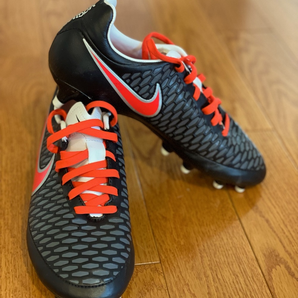 Nike Magista Onda Cleats